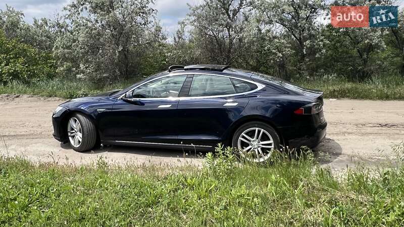 Лифтбек Tesla Model S 2014 в Одессе
