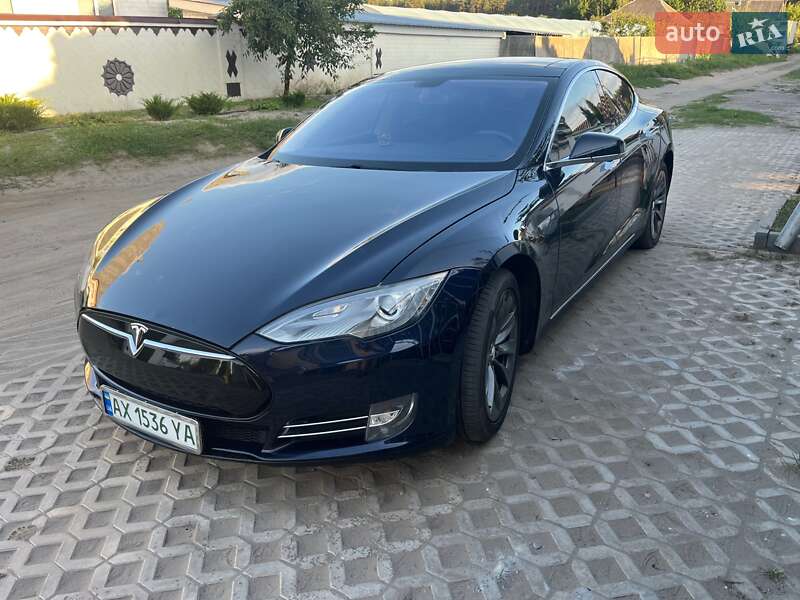 Ліфтбек Tesla Model S 2013 в Харкові