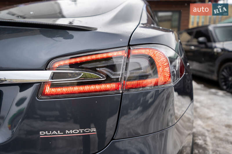 Ліфтбек Tesla Model S 2020 в Києві