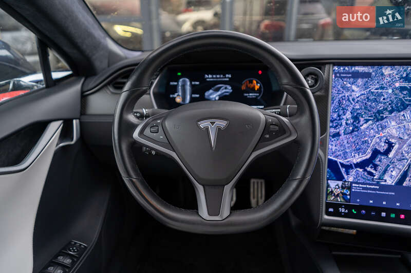 Ліфтбек Tesla Model S 2020 в Києві