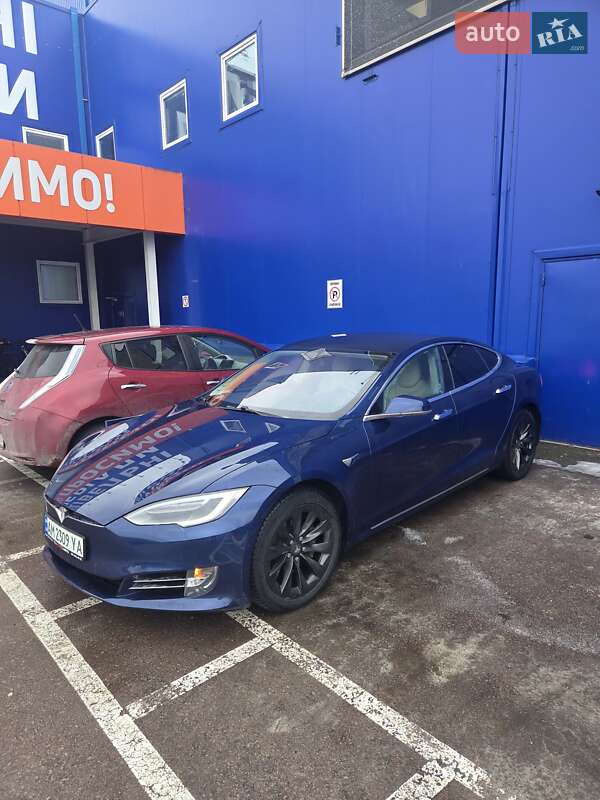 Лифтбек Tesla Model S 2017 в Житомире фото 2 Лифтбек Tesla Model S 2017 в Житомире