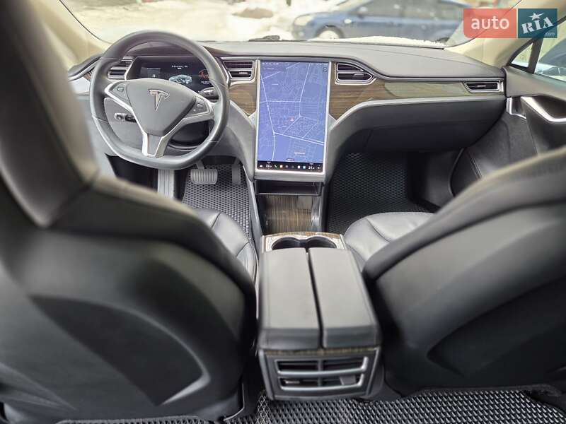 Лифтбек Tesla Model S 2014 в Тернополе фото 21 Лифтбек Tesla Model S 2014 в Тернополе
