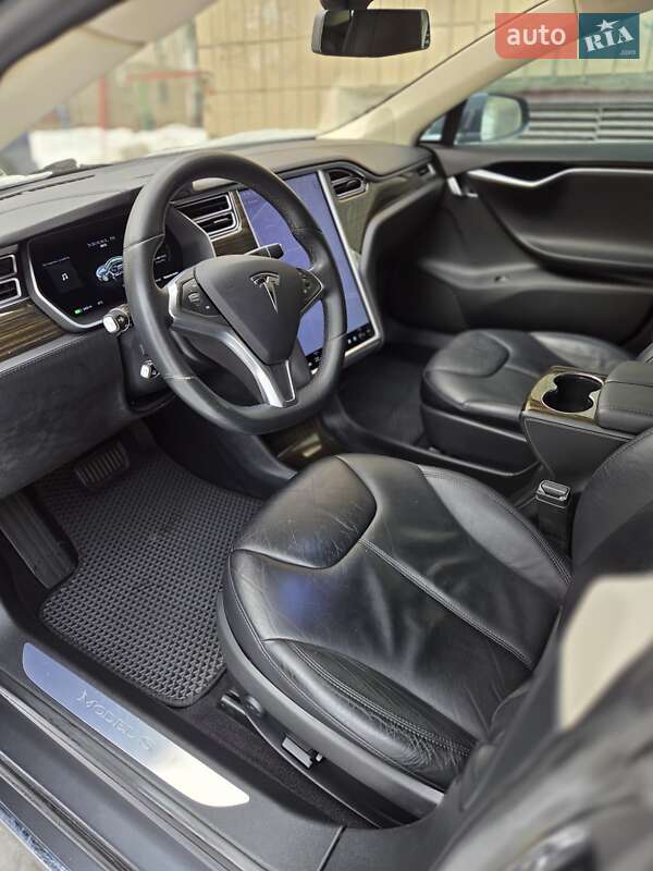 Лифтбек Tesla Model S 2014 в Тернополе фото 25 Лифтбек Tesla Model S 2014 в Тернополе