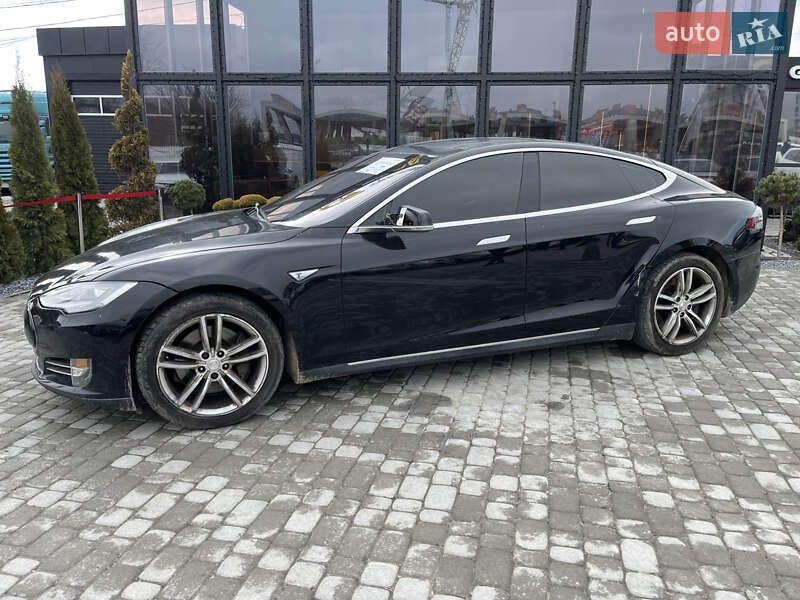 Лифтбек Tesla Model S 2014 в Львове