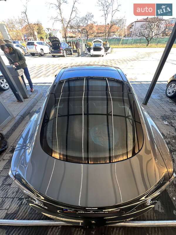 Лифтбек Tesla Model S 2013 в Ужгороде