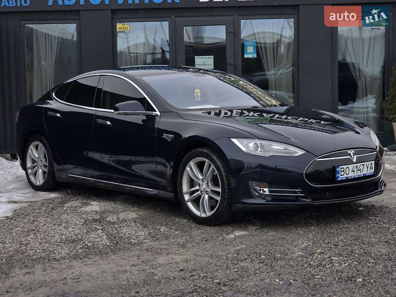 Лифтбек Tesla Model S 2014 в Тернополе