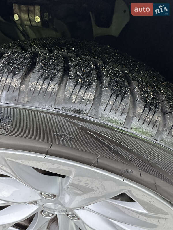 Лифтбек Tesla Model S 2015 в Киеве