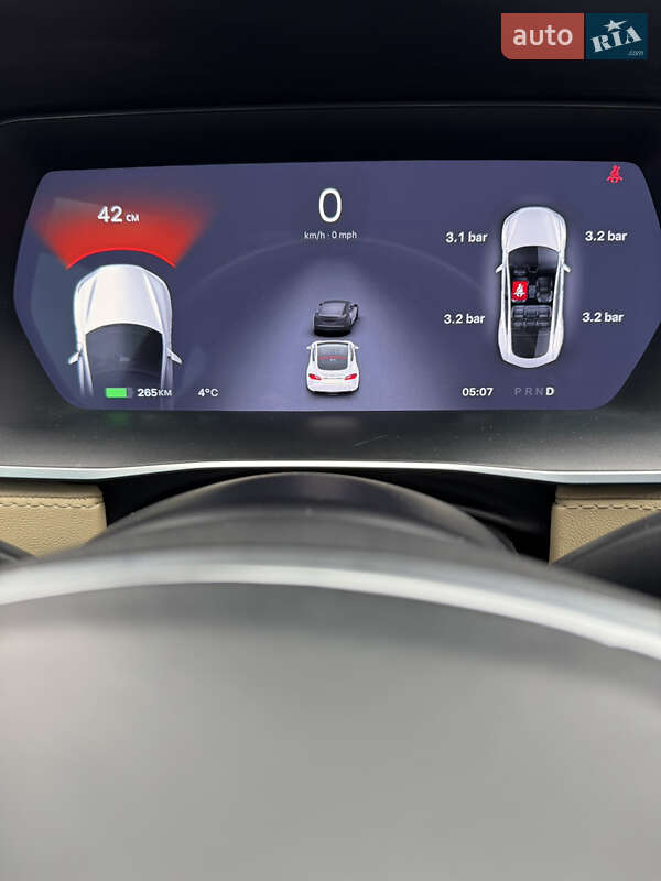 Лифтбек Tesla Model S 2015 в Киеве