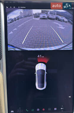Лифтбек Tesla Model S 2015 в Киеве