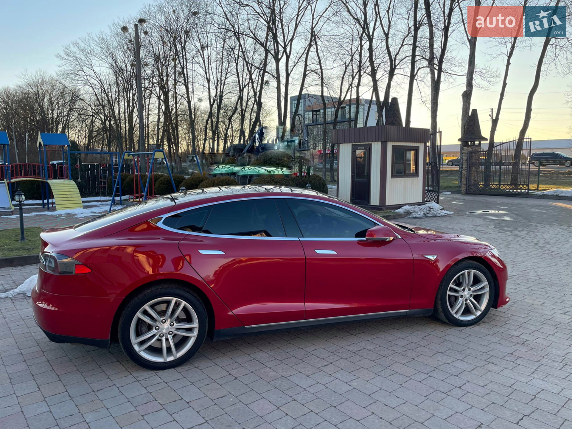 2015 Tesla Model S - мініатюра 11