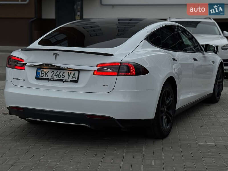 Ліфтбек Tesla Model S 2013 в Львові фото 7 Ліфтбек Tesla Model S 2013 в Львові