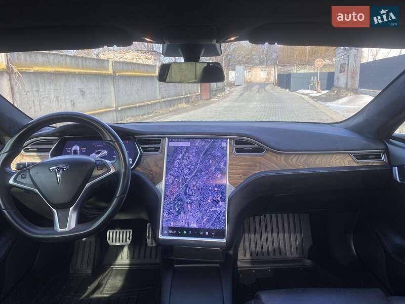 Ліфтбек Tesla Model S 2016 в Луцьку