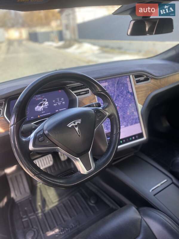 Ліфтбек Tesla Model S 2016 в Луцьку