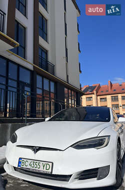 Ліфтбек Tesla Model S 2016 в Львові