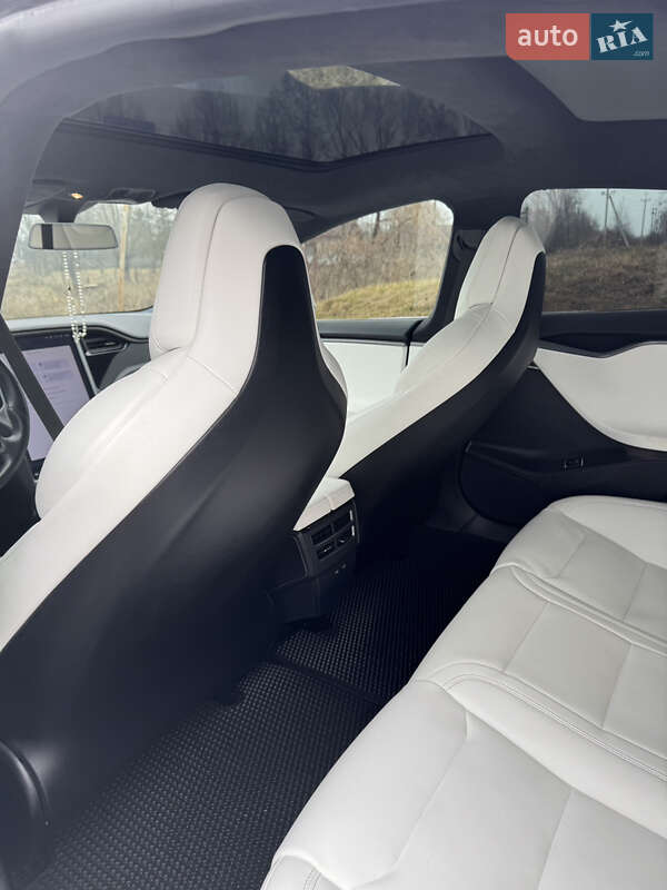 Лифтбек Tesla Model S 2019 в Ивано-Франковске