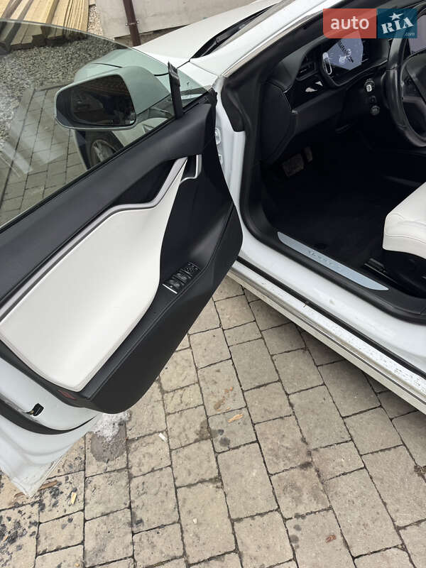 Лифтбек Tesla Model S 2019 в Ивано-Франковске