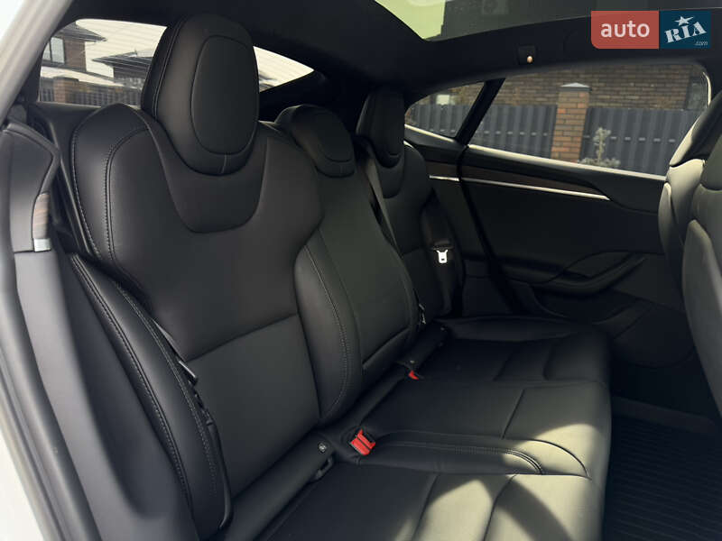 Ліфтбек Tesla Model S 2023 в Києві