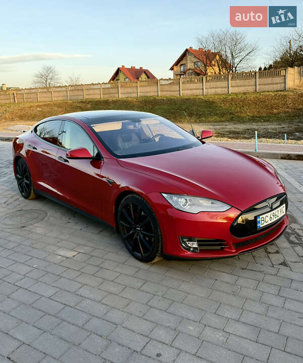 Ліфтбек Tesla Model S 2014 в Львові