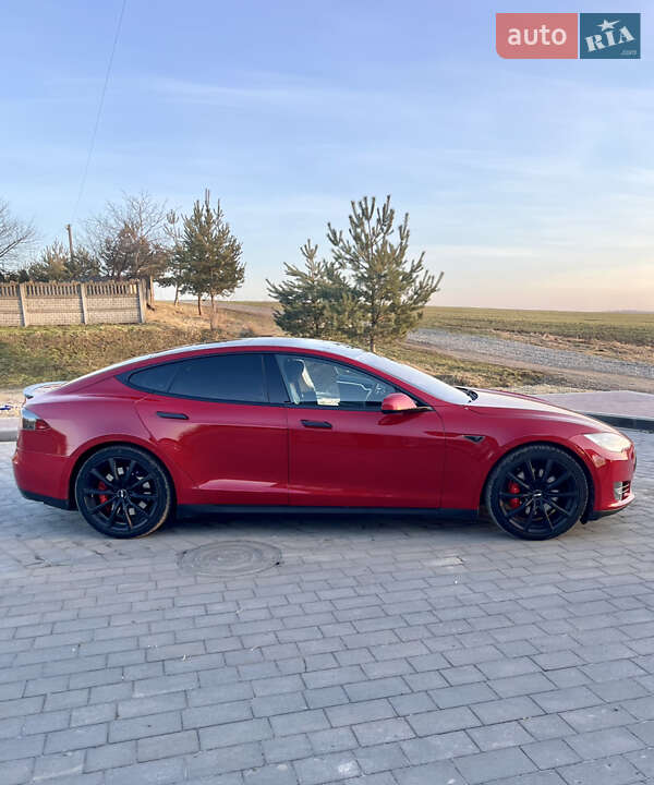Ліфтбек Tesla Model S 2014 в Львові