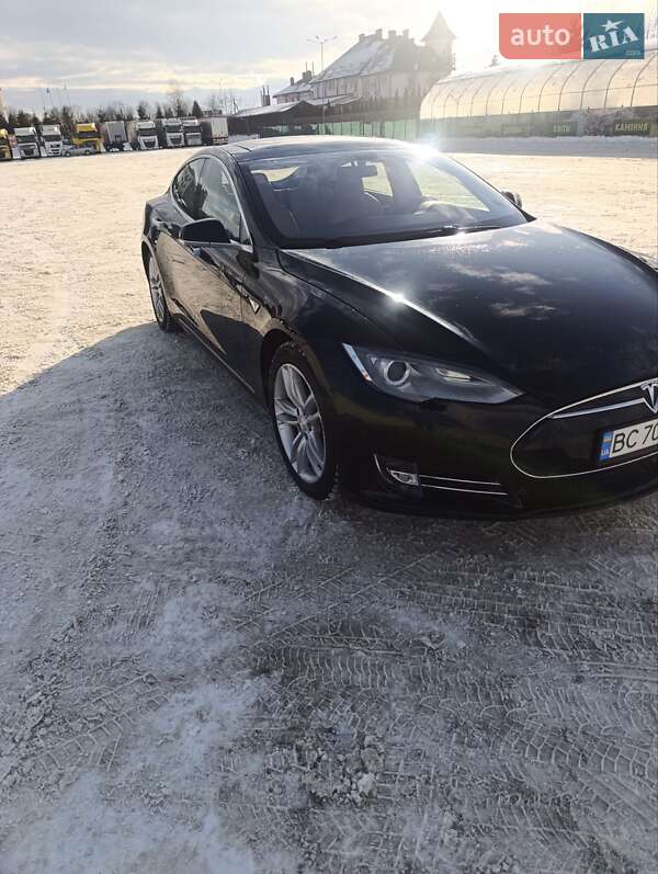 Ліфтбек Tesla Model S 2013 в Львові