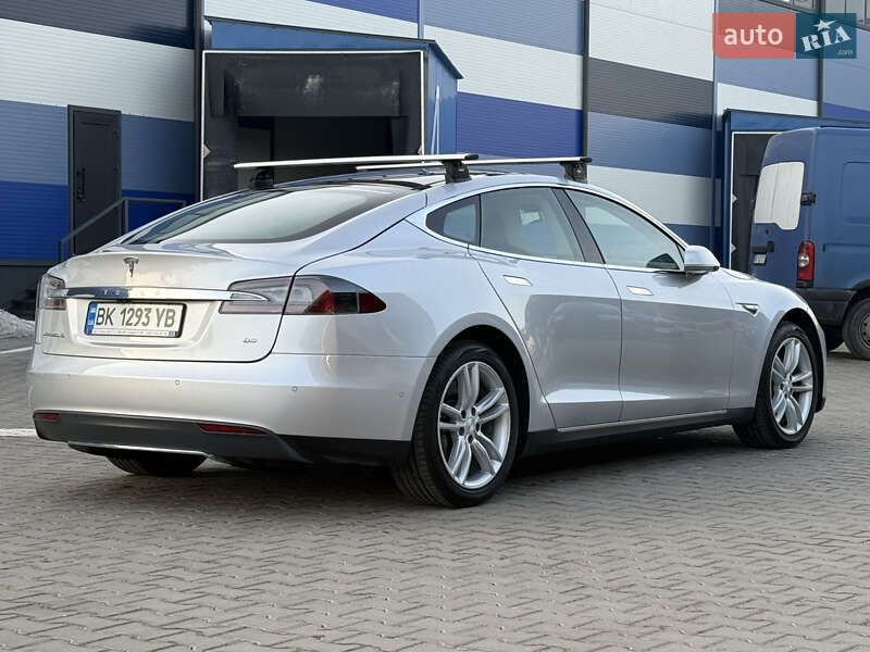 Лифтбек Tesla Model S 2014 в Ровно