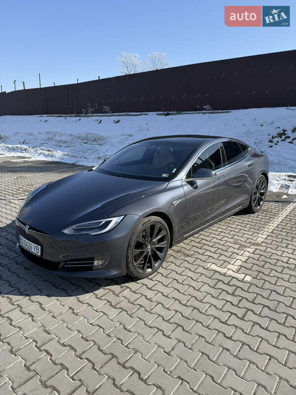 Ліфтбек Tesla Model S 2019 в Тернополі