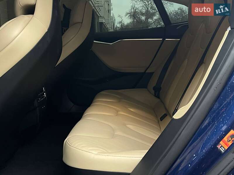 Лифтбек Tesla Model S 2017 в Николаеве фото 23 Лифтбек Tesla Model S 2017 в Николаеве