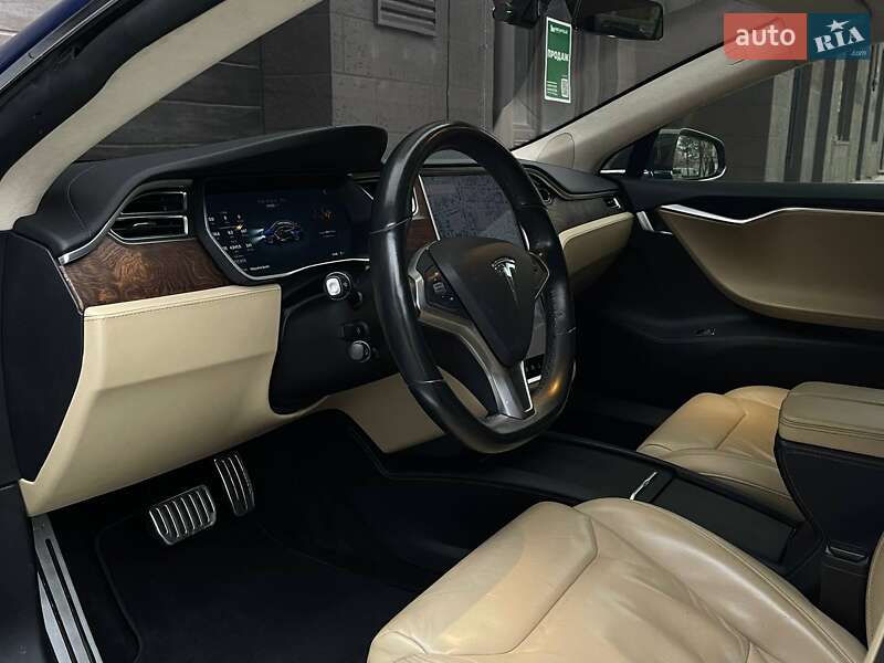 Лифтбек Tesla Model S 2017 в Николаеве фото 16 Лифтбек Tesla Model S 2017 в Николаеве