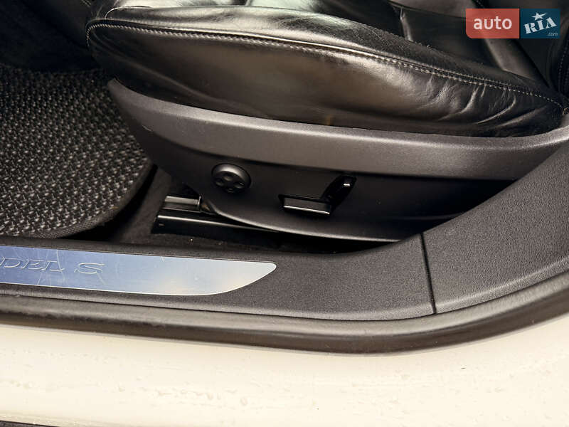 Ліфтбек Tesla Model S 2015 в Миколаєві