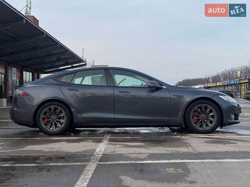 Ліфтбек Tesla Model S 2015 в Києві