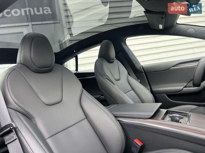 Лифтбек Tesla Model S 2023 в Киеве