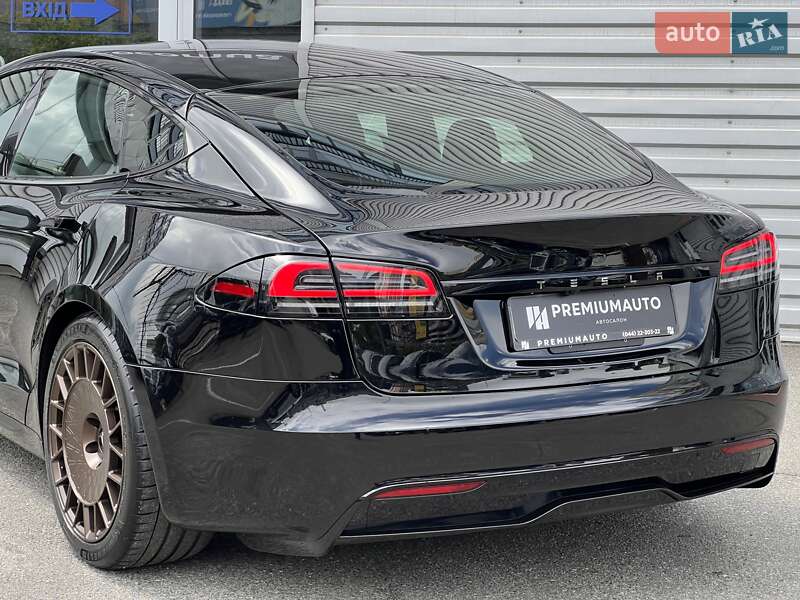 Лифтбек Tesla Model S 2023 в Киеве