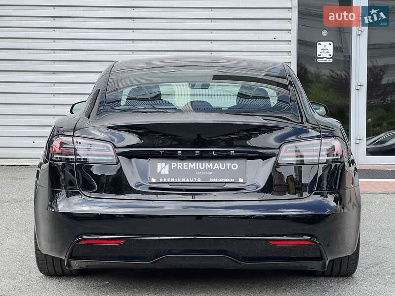 Лифтбек Tesla Model S 2023 в Киеве