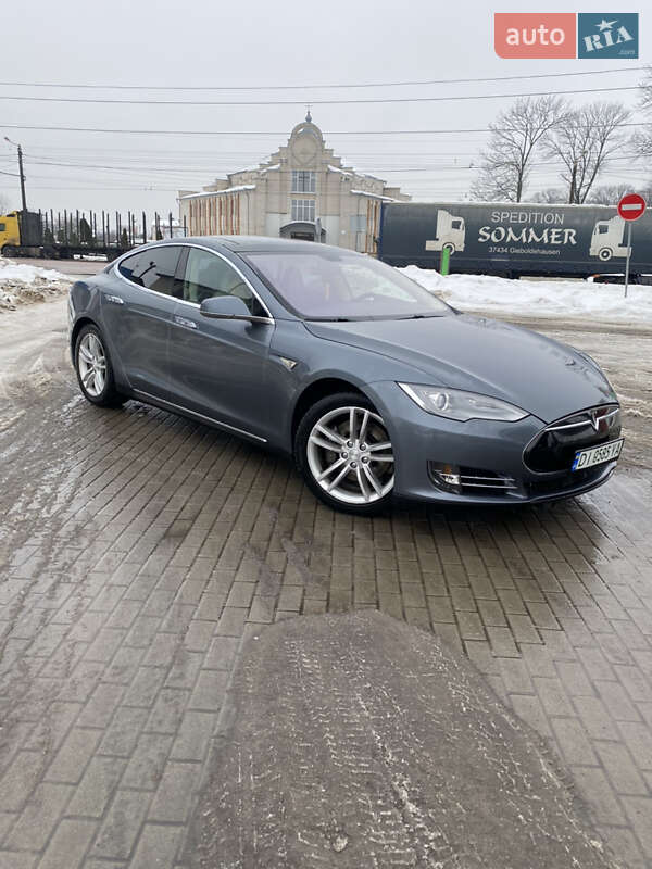 Лифтбек Tesla Model S 2014 в Житомире