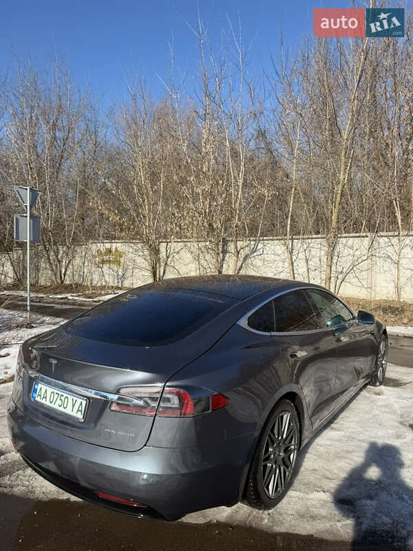 Ліфтбек Tesla Model S 2020 в Києві