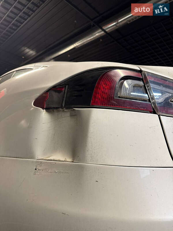 Ліфтбек Tesla Model S 2014 в Києві фото 7 Ліфтбек Tesla Model S 2014 в Києві