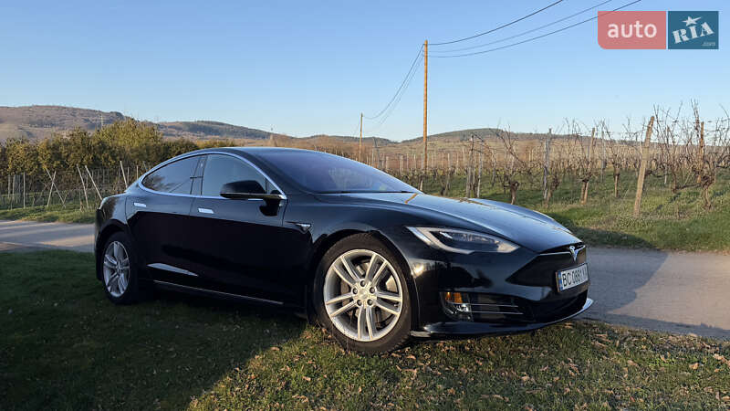Ліфтбек Tesla Model S 2017 в Харкові