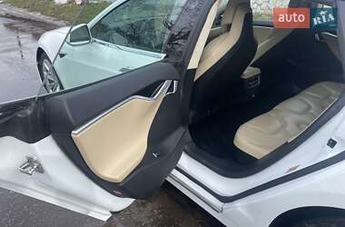 Лифтбек Tesla Model S 2017 в Киеве