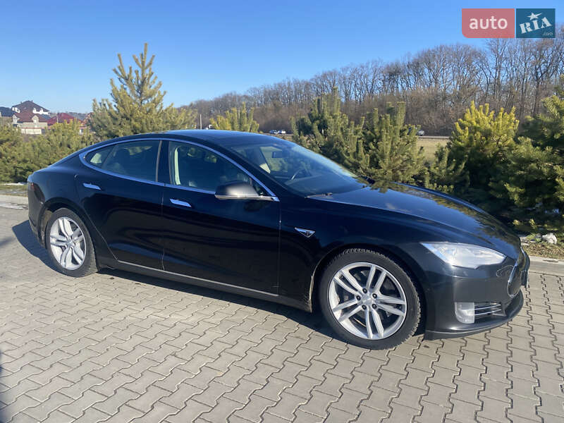 Лифтбек Tesla Model S 2015 в Луцке фото 6 Лифтбек Tesla Model S 2015 в Луцке