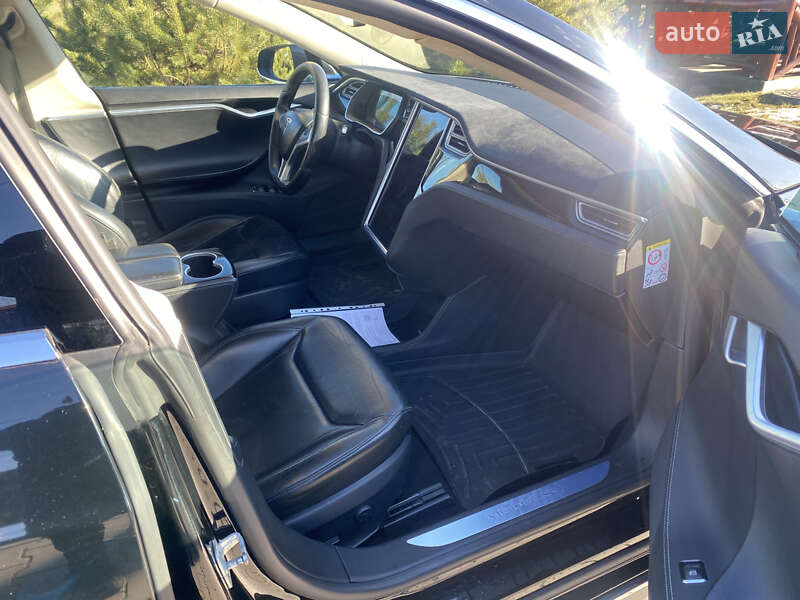 Лифтбек Tesla Model S 2015 в Луцке фото 29 Лифтбек Tesla Model S 2015 в Луцке