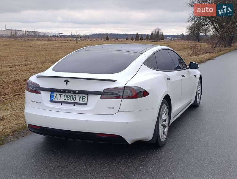 Ліфтбек Tesla Model S 2018 в Львові