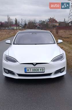 Лифтбек Tesla Model S 2018 в Львове