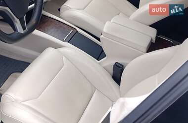 Лифтбек Tesla Model S 2018 в Львове