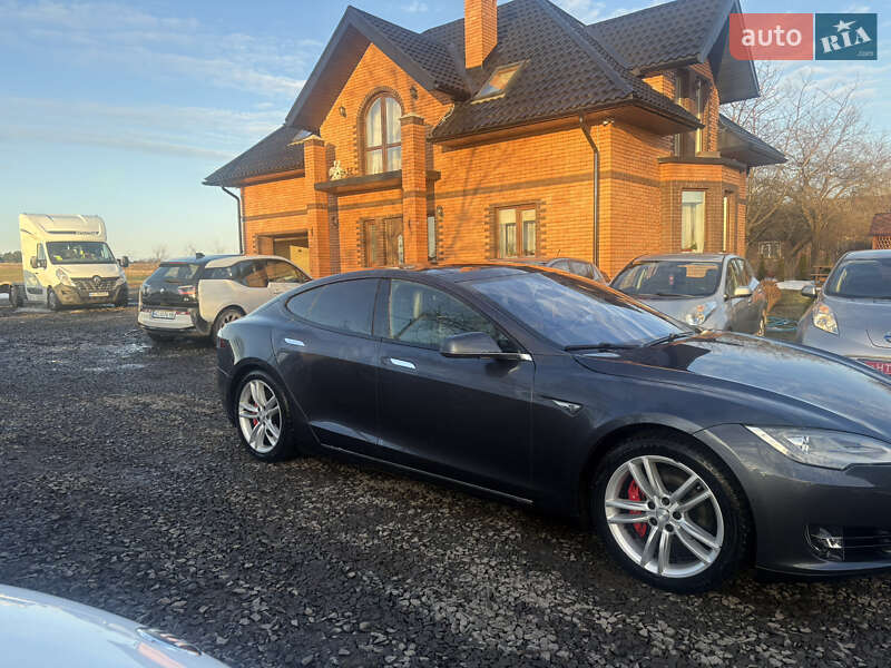 Ліфтбек Tesla Model S 2015 в Луцьку фото 6 Ліфтбек Tesla Model S 2015 в Луцьку