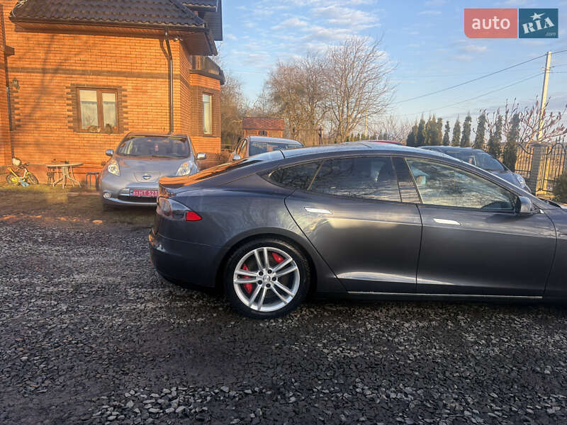 Ліфтбек Tesla Model S 2015 в Луцьку фото 9 Ліфтбек Tesla Model S 2015 в Луцьку