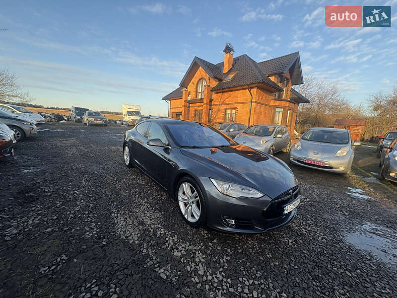 Ліфтбек Tesla Model S 2015 в Луцьку фото 22 Ліфтбек Tesla Model S 2015 в Луцьку