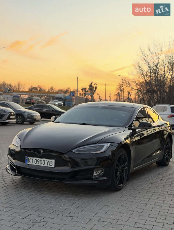 Ліфтбек Tesla Model S 2014 в Вінниці