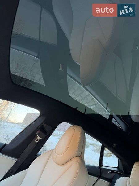 Ліфтбек Tesla Model S 2017 в Тернополі