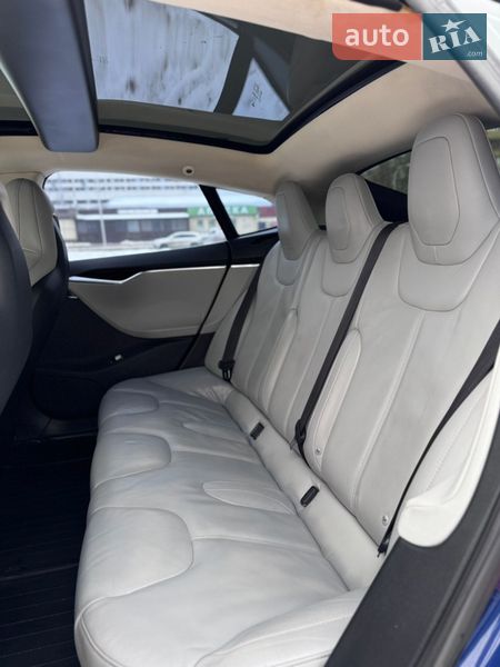 Ліфтбек Tesla Model S 2015 в Харкові