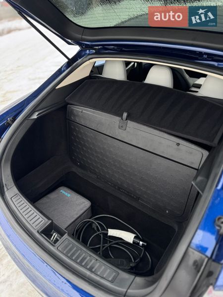 Ліфтбек Tesla Model S 2015 в Харкові